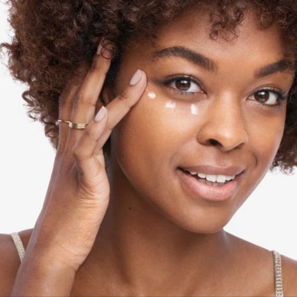 NWT Olay Ultimate Eye Cream for Dark Circles, Wrinkles ,Puffiness 13 ml - Picture 5 of 7